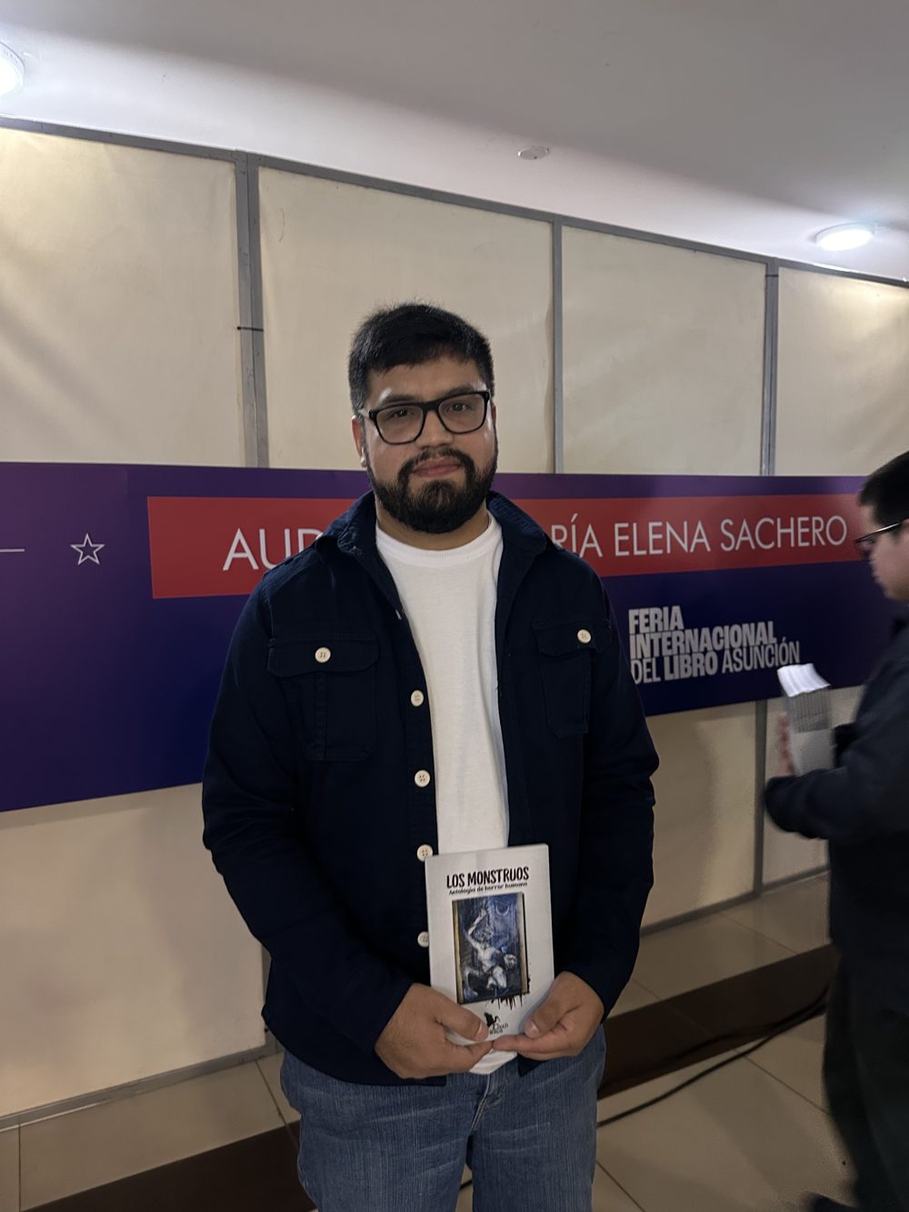 En la Feria Internacional del Libro de Asunción con Los Monstruos